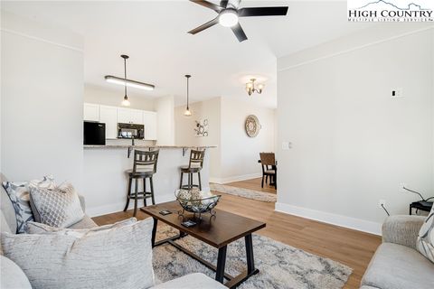 Photo of 11 Byrdcliffe Lane, Asheville, NC 28805 (MLS # 259075)