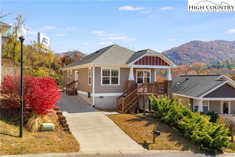 Photo of 11 Byrdcliffe Lane, Asheville, NC 28805 (MLS # 259075)
