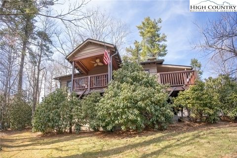 Photo of 197 Peacock Drive, Blowing Rock, NC 28605 (MLS # 253762)