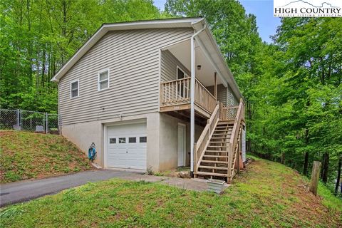 Photo of 995 Rainbow Trail, Boone, NC 28607 (MLS # 243367)