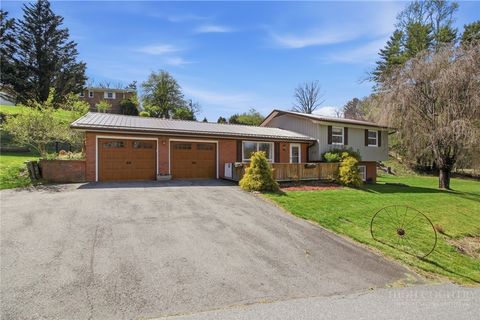 Photo of 163 Hidden Valley Circle, Boone, NC 28607 (MLS # 261116)