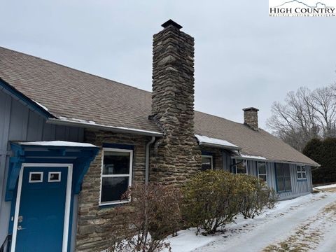 Photo of 233 Dogwood Lane, Blowing Rock, NC 28605 (MLS # 260181)