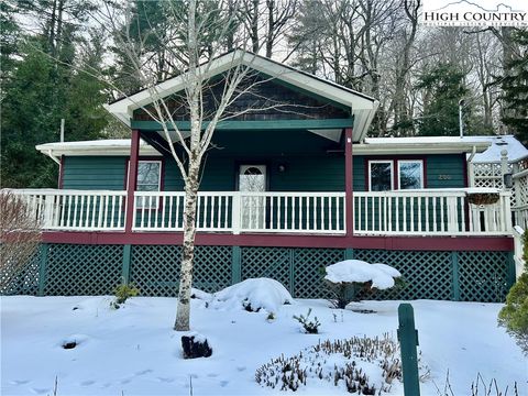 Photo of 260 Sunny Acres Overlook, Boone, NC 28607 (MLS # 259884)