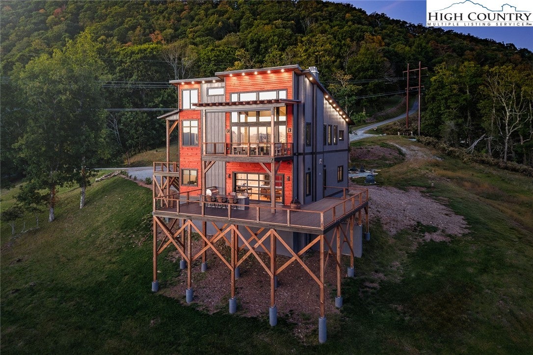 1180 Pinnacle Drive