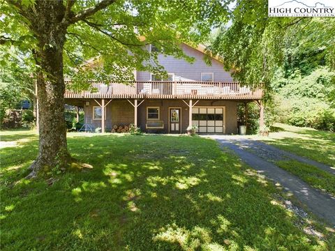 Photo of 2994 Holloway Mountain Road, Blowing Rock, NC 28605 (MLS # 251371)