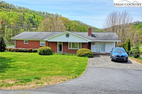 Photo of 116 River Drive, Warrensville, NC 28693 (MLS # 255045)