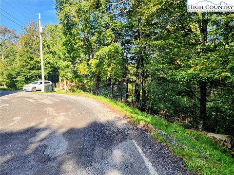 Photo of 1060 Charter Hills Road, Beech Mountain, NC 28604 (MLS # 257974)