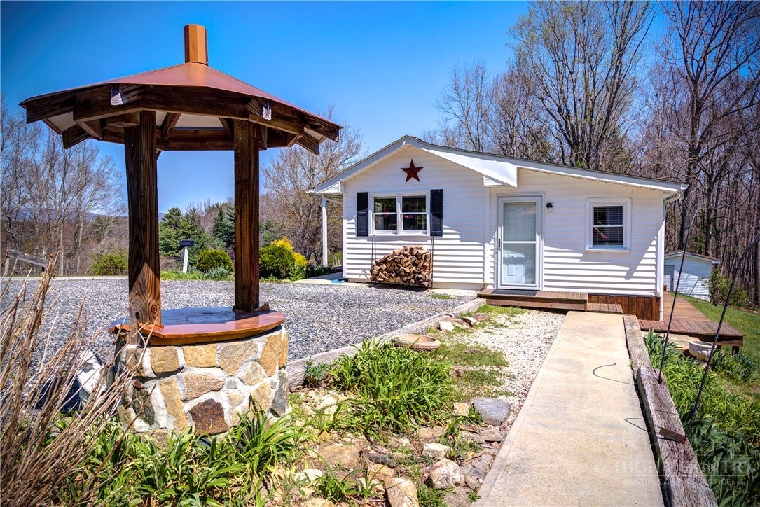 2081 Bakers Ridge Road