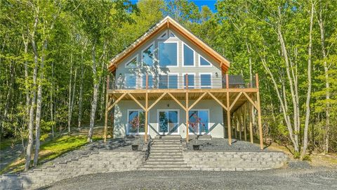 Photo of 925 Red Sleigh Way, Fleetwood, NC 28626 (MLS # 261932)