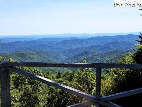 Photo of 400 Chastain Drive, Blowing Rock, NC 28605 (MLS # 251959)