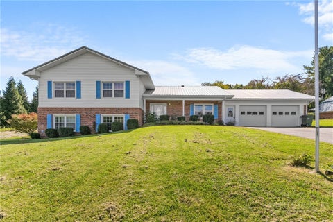 Homes For Sale - 21 Front Street<br/> Sparta, NC 28675