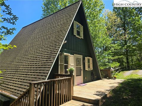 Photo of 142 Tinys Mountain Drive, Deep Gap, NC 28618 (MLS # 254757)