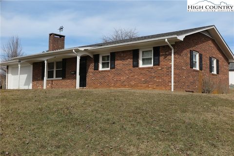 Photo of 134 Carson Boulevard, Sparta, NC 28675 (MLS # 253744)