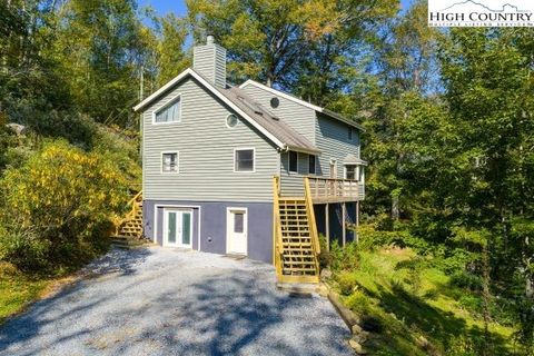 Photo of 429 Adams Apple Dr, Banner Elk, NC 28604 (MLS # 258375)