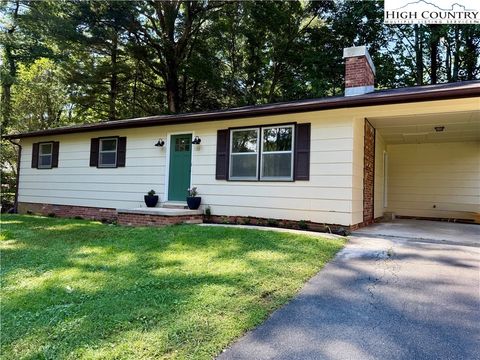 Photo of 130 Maple Drive, Boone, NC 28607 (MLS # 257510)