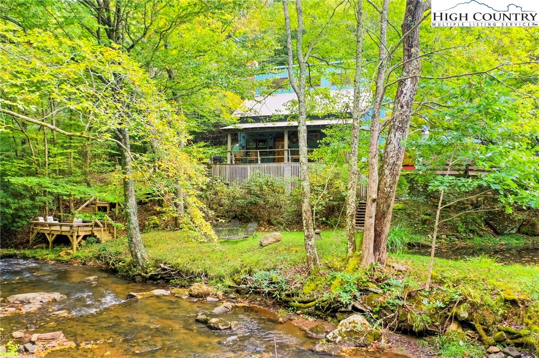 Boone, North Carolina 28607, United States, 3 Bedrooms Bedrooms, ,4 BathroomsBathrooms,Residential,Active,30403