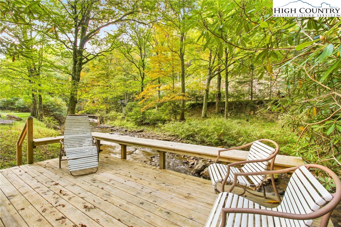 Boone, North Carolina 28607, United States, 3 Bedrooms Bedrooms, ,4 BathroomsBathrooms,Residential,Active,30403