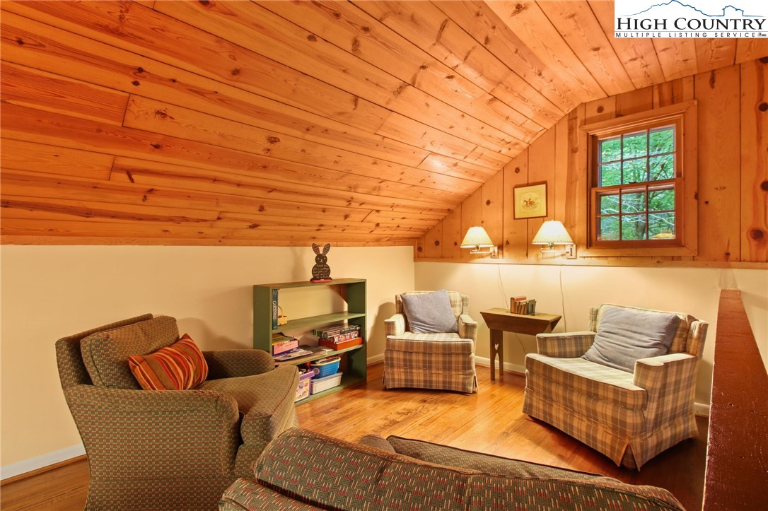 Boone, North Carolina 28607, United States, 3 Bedrooms Bedrooms, ,4 BathroomsBathrooms,Residential,Active,30403