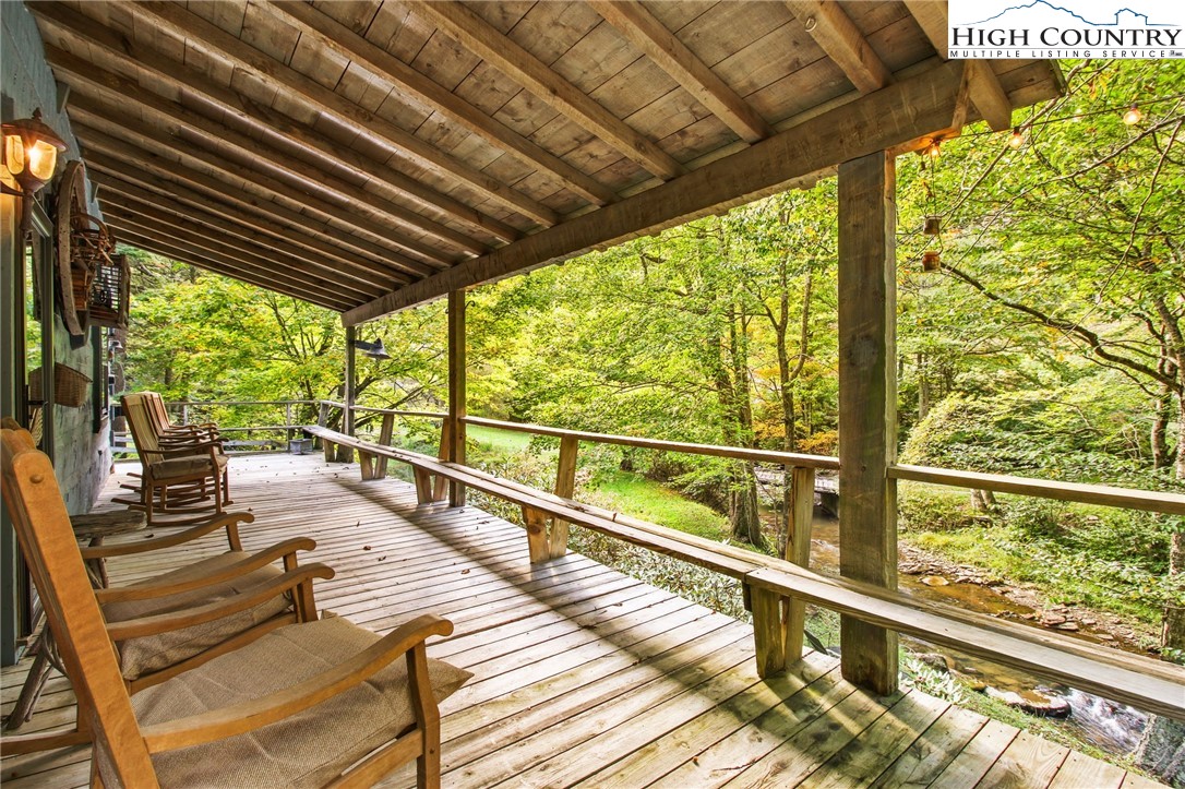 Boone, North Carolina 28607, United States, 3 Bedrooms Bedrooms, ,4 BathroomsBathrooms,Residential,Active,30403