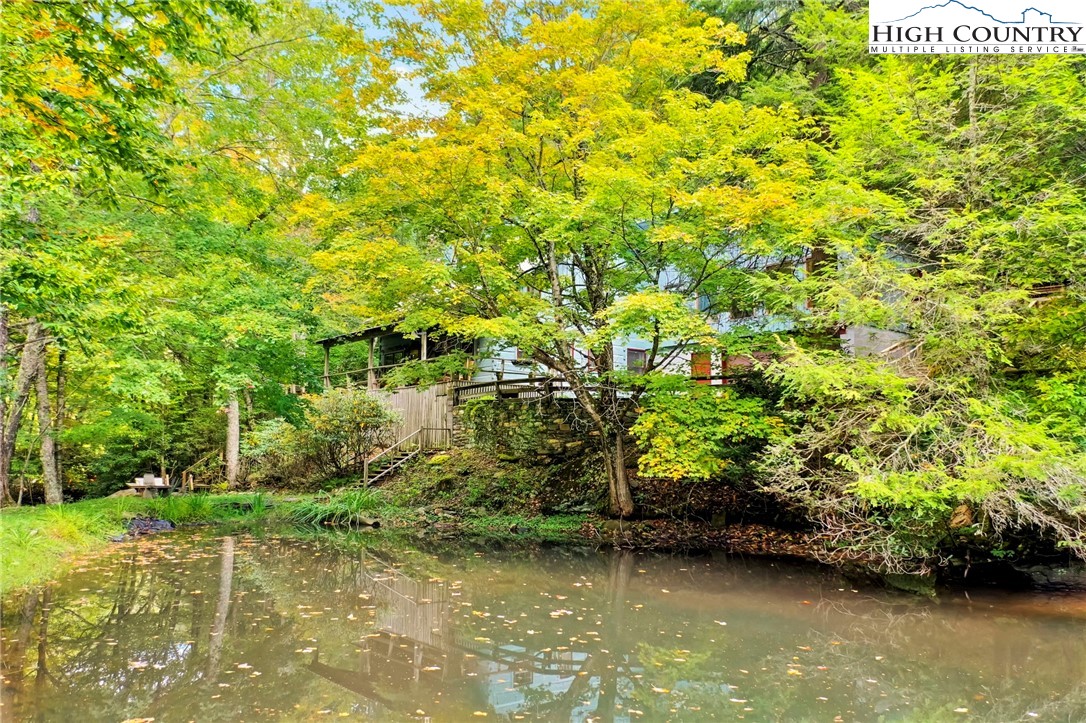 Boone, North Carolina 28607, United States, 3 Bedrooms Bedrooms, ,4 BathroomsBathrooms,Residential,Active,30403