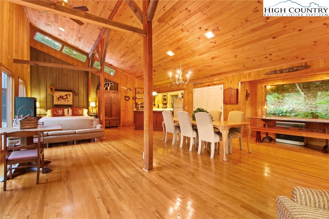 Boone, North Carolina 28607, United States, 3 Bedrooms Bedrooms, ,4 BathroomsBathrooms,Residential,Active,30403