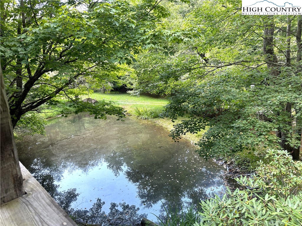 Boone, North Carolina 28607, United States, 3 Bedrooms Bedrooms, ,4 BathroomsBathrooms,Residential,Active,30403