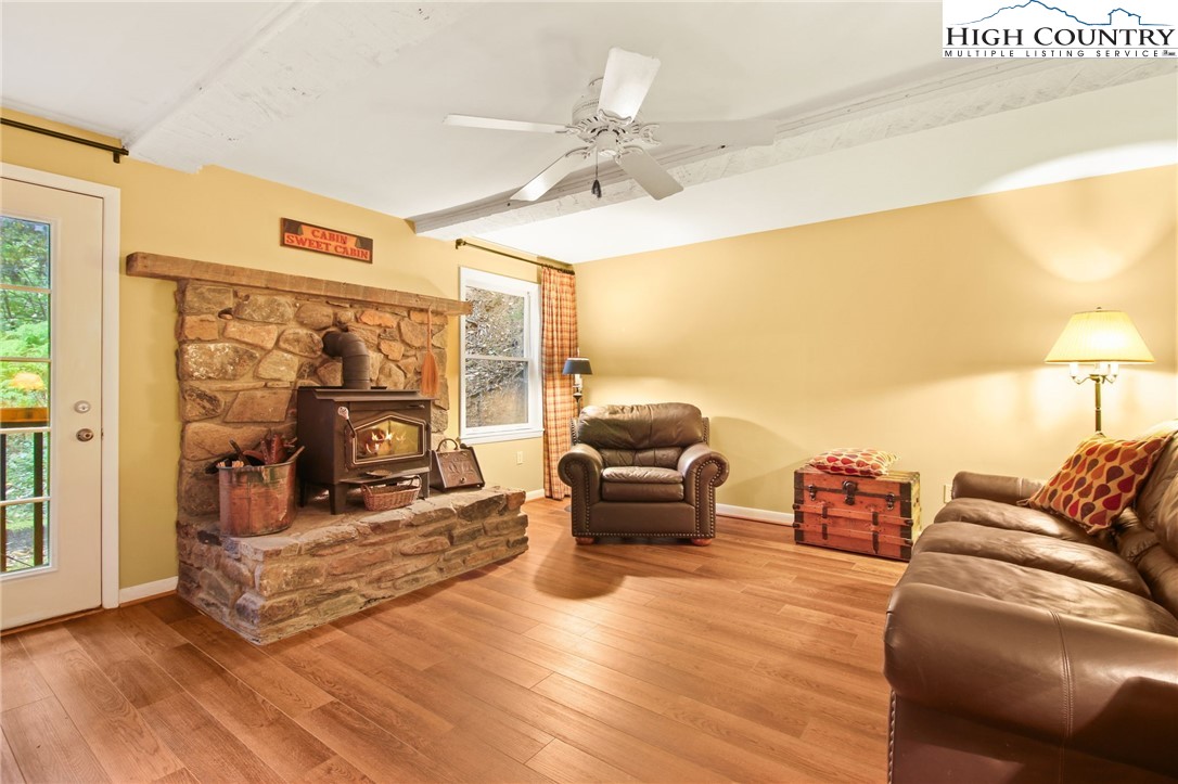 Boone, North Carolina 28607, United States, 3 Bedrooms Bedrooms, ,4 BathroomsBathrooms,Residential,Active,30403