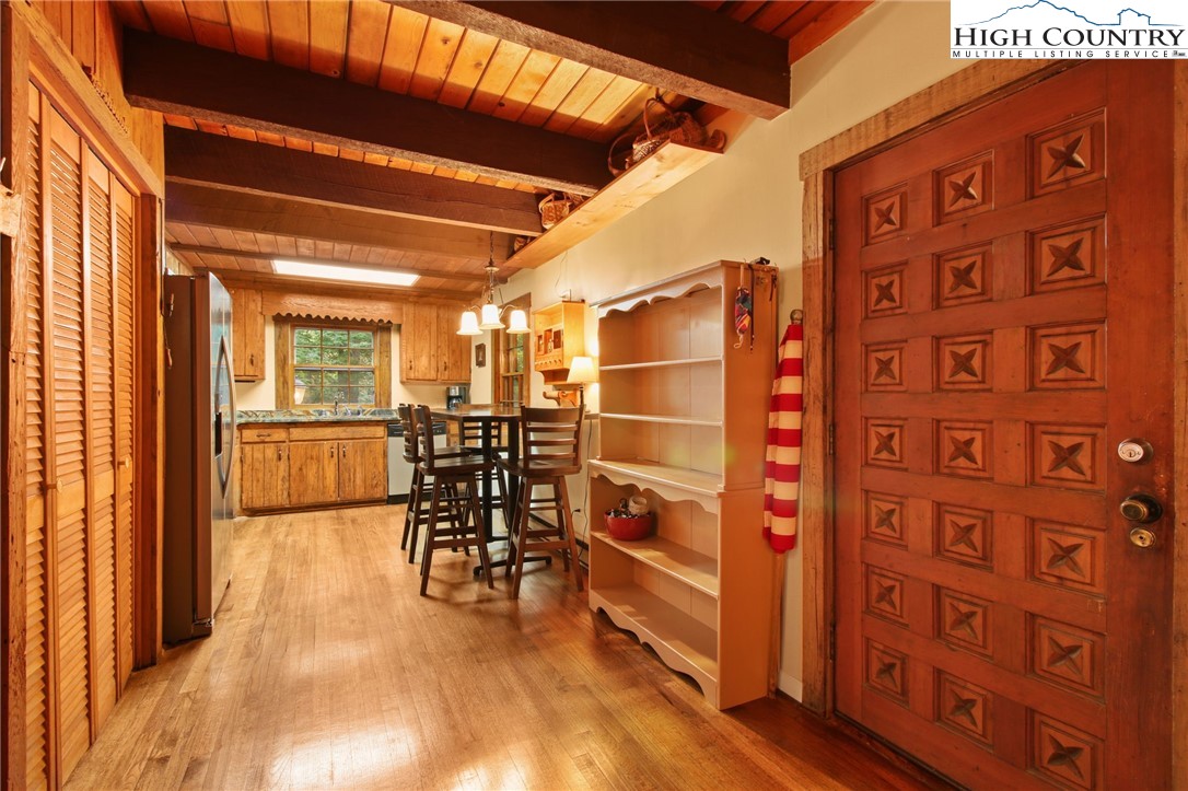 Boone, North Carolina 28607, United States, 3 Bedrooms Bedrooms, ,4 BathroomsBathrooms,Residential,Active,30403