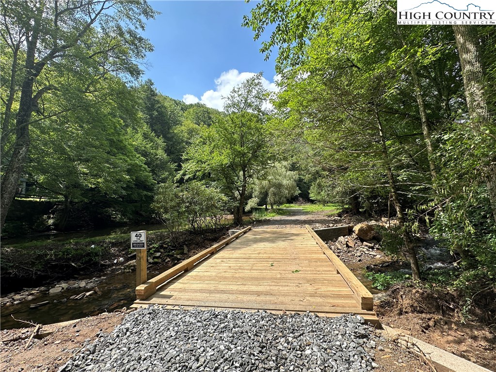 Boone, North Carolina 28607, United States, 3 Bedrooms Bedrooms, ,4 BathroomsBathrooms,Residential,Active,30403