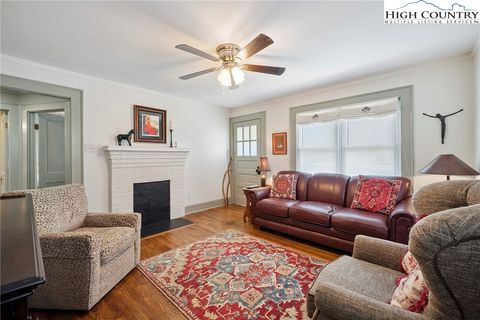 Photo of 576 Washington NW Avenue, Valdese, NC 28690 (MLS # 256796) Photo of 576 Washington NW Avenue, Valdese, NC 28690 (MLS # 256796)