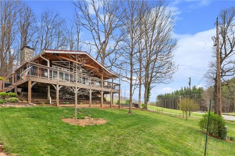 Photo of 574 Cherry Avenue, West Jefferson, NC 28694 (MLS # 261015)