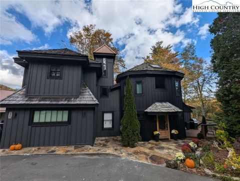 Photo of 259 Alpen Way, Linville, NC 28646 (MLS # 258620)