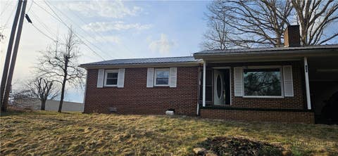 Photo of 183 Maple Road, Spruce Pine, NC 28777 (MLS # 262798)