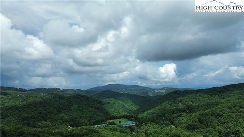 Photo of 113 Arrowhead Road, Beech Mountain, NC 28604 (MLS # 258105)