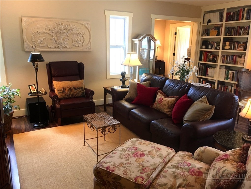 444 S Beech Mountain Parkway