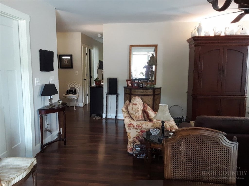 444 S Beech Mountain Parkway