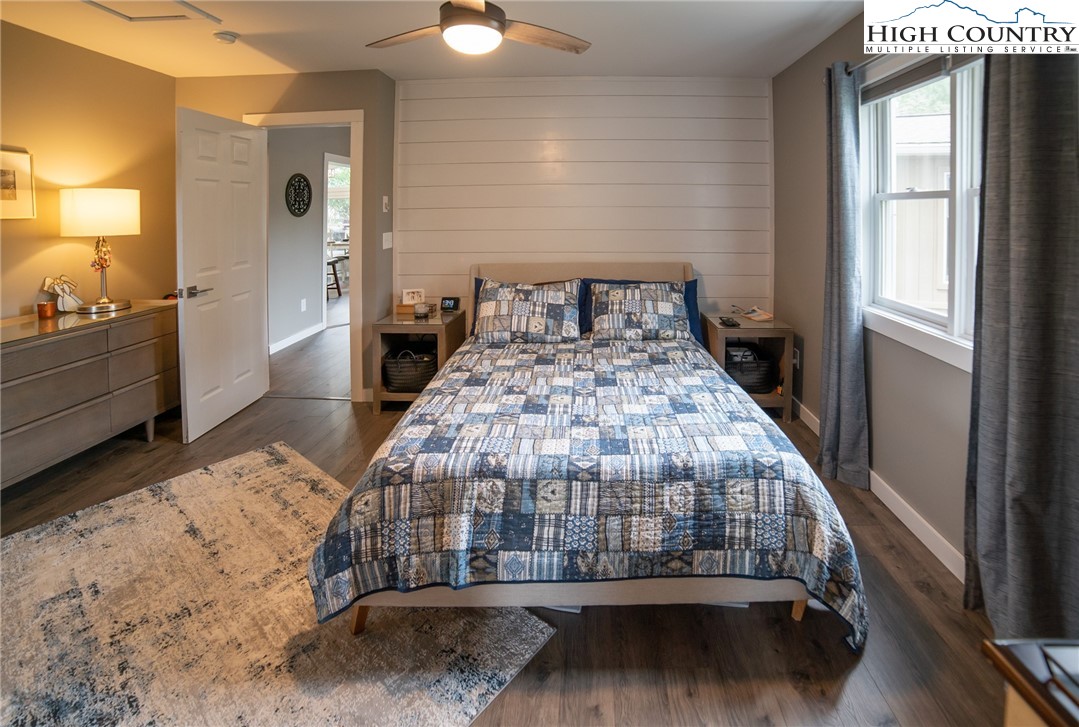 Newland, North Carolina 28657, United States, 2 Bedrooms Bedrooms, ,2 BathroomsBathrooms,Residential,Active,139127