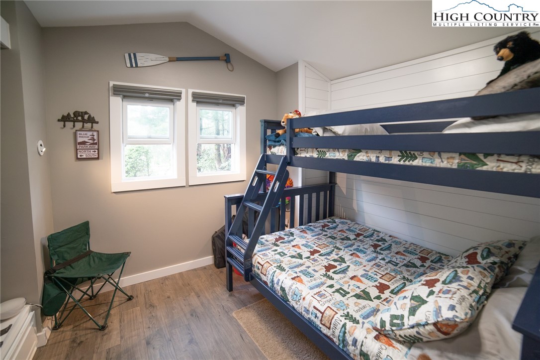 Newland, North Carolina 28657, United States, 2 Bedrooms Bedrooms, ,2 BathroomsBathrooms,Residential,Active,139127