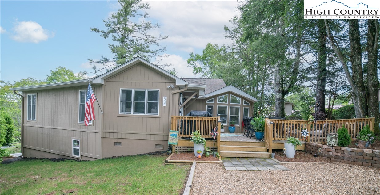 Newland, North Carolina 28657, United States, 2 Bedrooms Bedrooms, ,2 BathroomsBathrooms,Residential,Active,139127