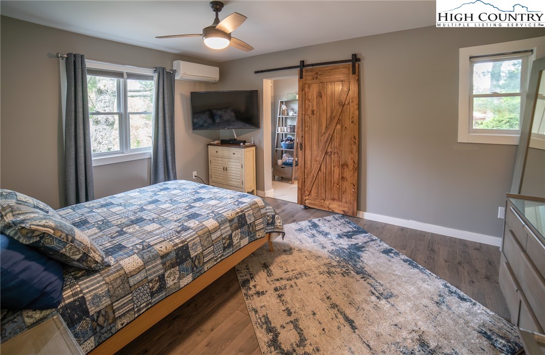 Newland, North Carolina 28657, United States, 2 Bedrooms Bedrooms, ,2 BathroomsBathrooms,Residential,Active,139127