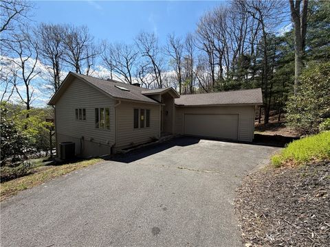 Photo of 178 Sorrento Park Drive, Blowing Rock, NC 28605 (MLS # 258699)