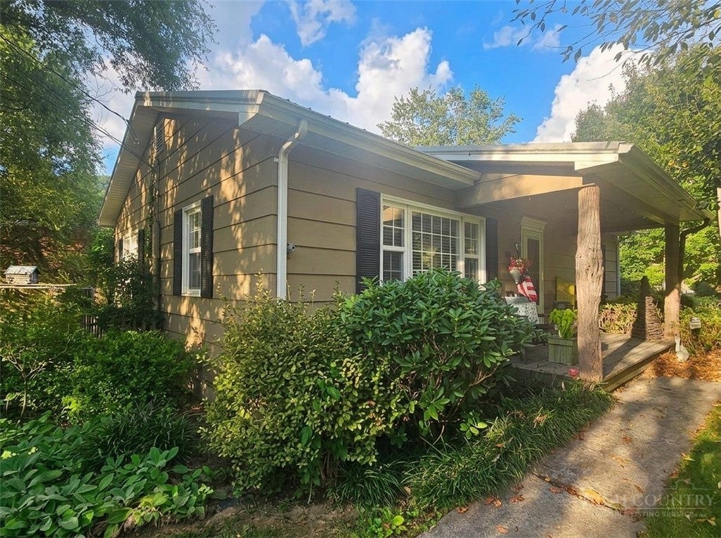 2846 & 2818 Broadstone Road
