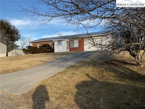 Photo of 269 Panoramic Lane, Boone, NC 28607 (MLS # 247811)