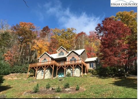 Photo of 372 Coffey Ridge Dr, Blowing Rock, NC 28605 (MLS # 256810)