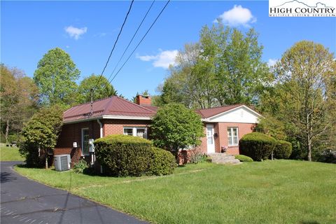 Photo of 268 Farthing Street, Boone, NC 28607 (MLS # 253284)