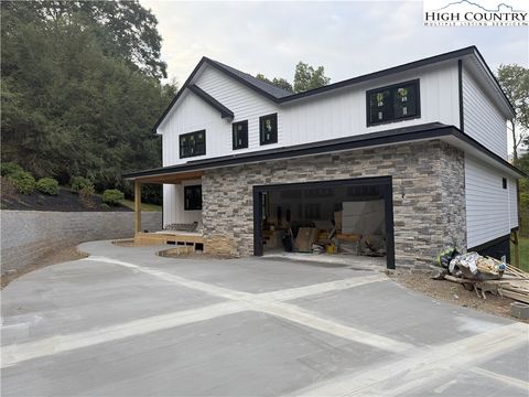 Photo of 232 Hanging Rock Estates Road, Banner Elk, NC 28604 (MLS # 254825)