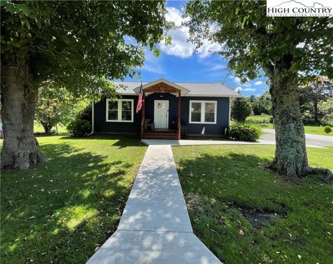 Photo of 121 Faw Roland Street, Jefferson, NC 28640 (MLS # 257699) Photo of 121 Faw Roland Street, Jefferson, NC 28640 (MLS # 257699)