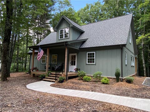 Photo of 390 Greenview Drive, Jefferson, NC 28640 (MLS # 262496)