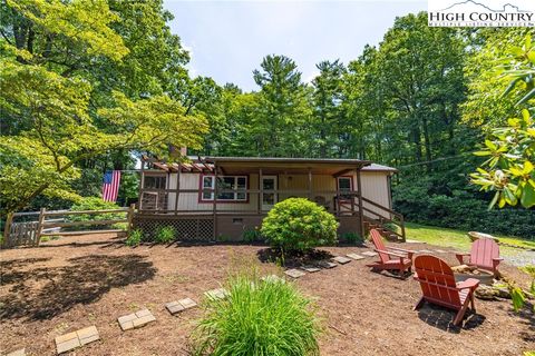 Photo of 67 Fern Lane, Roaring Gap, NC 28668 (MLS # 256704)