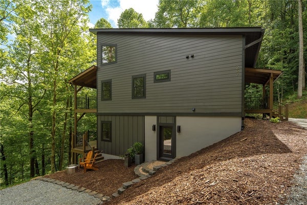 207 LAUREL DR, BOONE, NC 28607 - Image b85fef4a8f34bc7f75f01bc7f662edd5/1993210584
